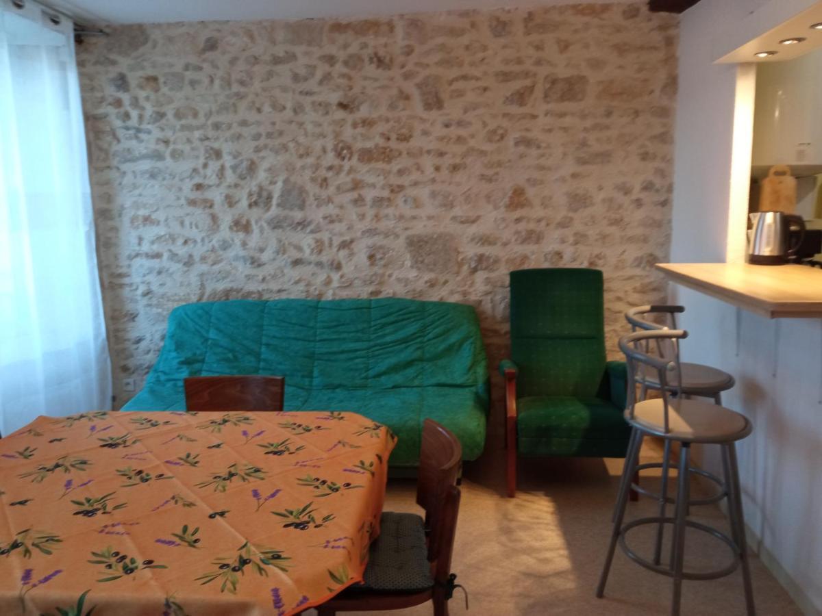 Gençay Appartement Centre Petite Ville Poitou المظهر الخارجي الصورة