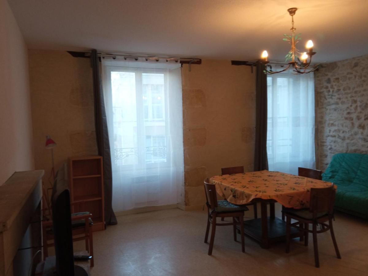 Gençay Appartement Centre Petite Ville Poitou المظهر الخارجي الصورة